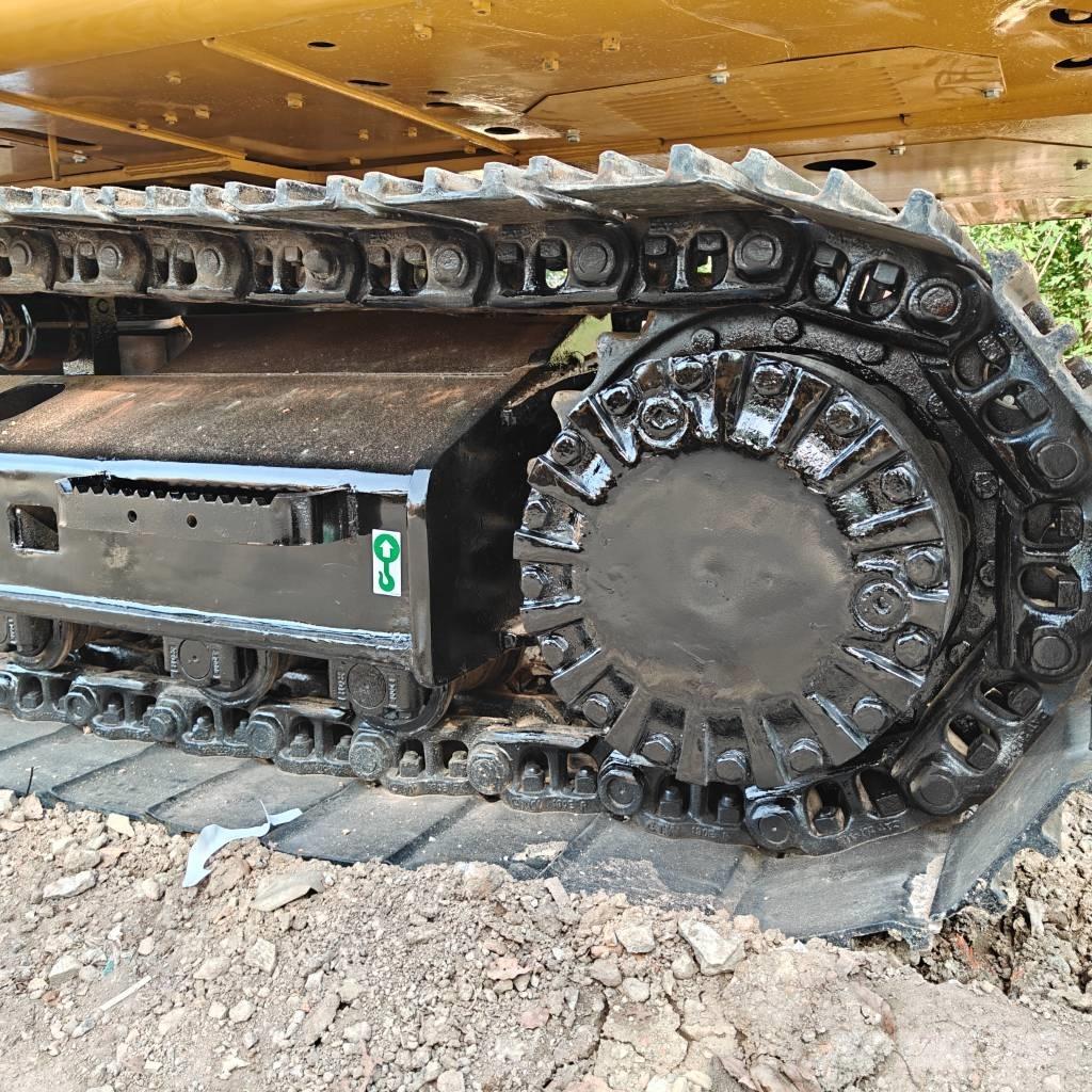 CAT 323D2L Гусеничні екскаватори