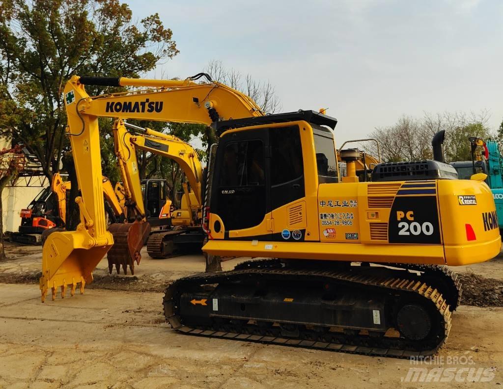 Komatsu PC200 Гусеничні екскаватори
