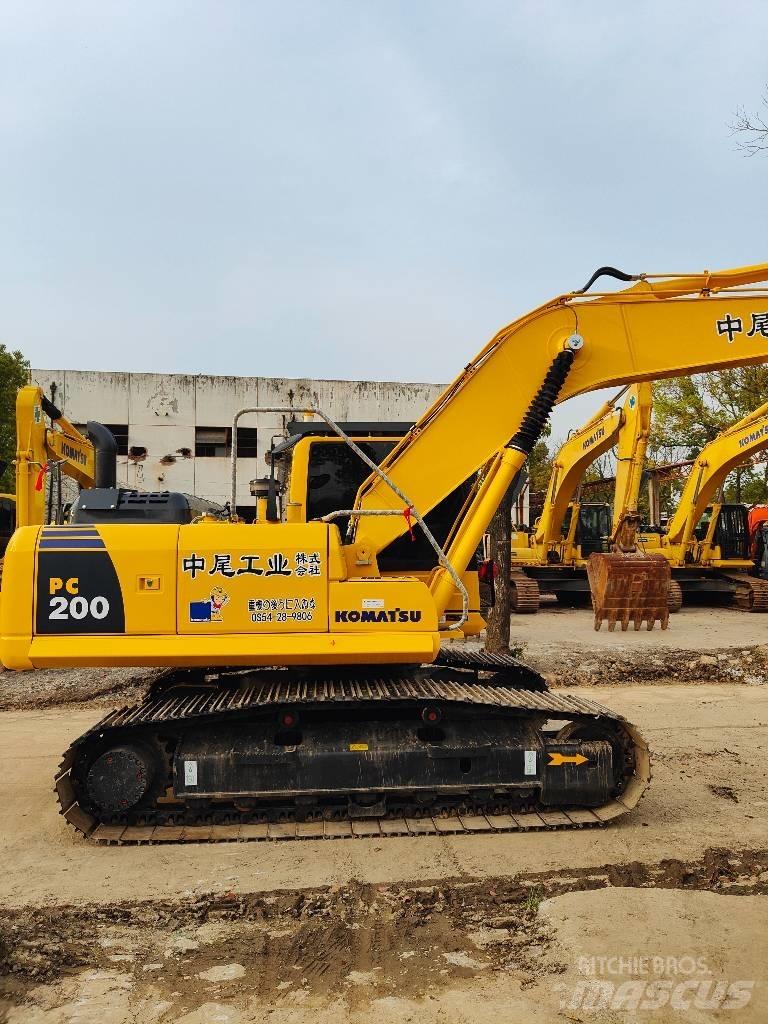 Komatsu PC200 Гусеничні екскаватори