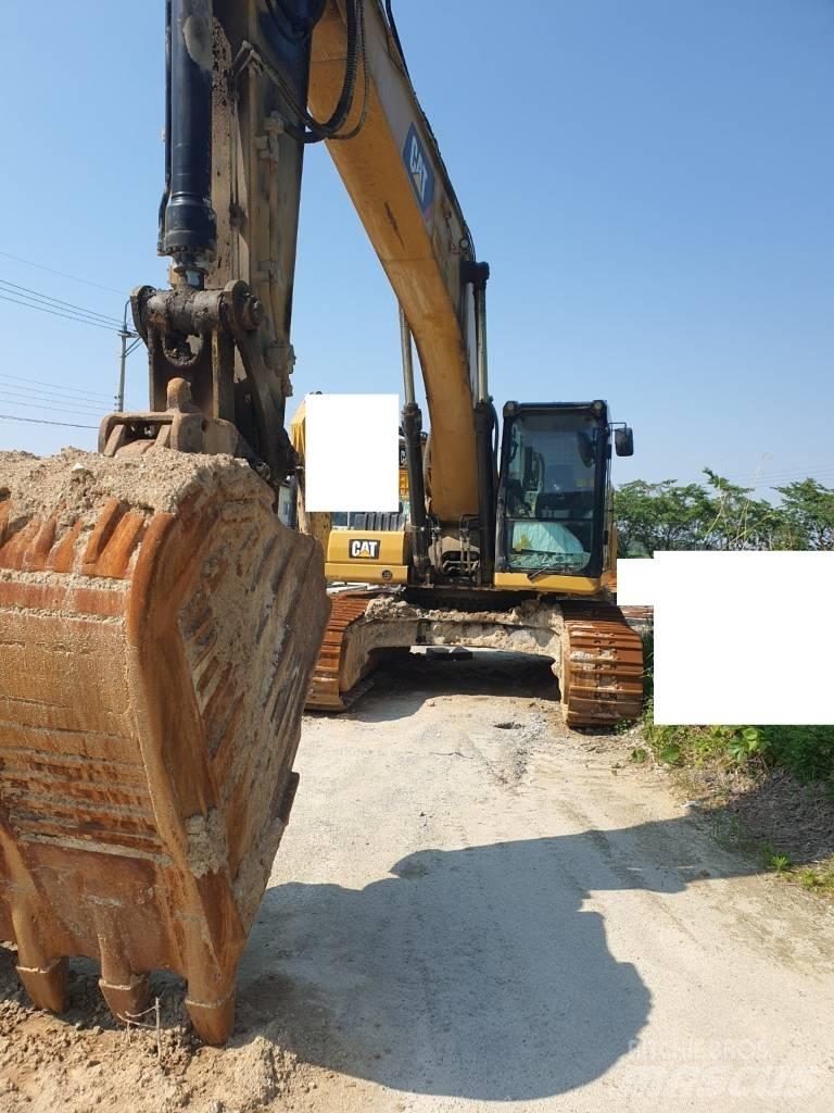 CAT 330F Гусеничні екскаватори