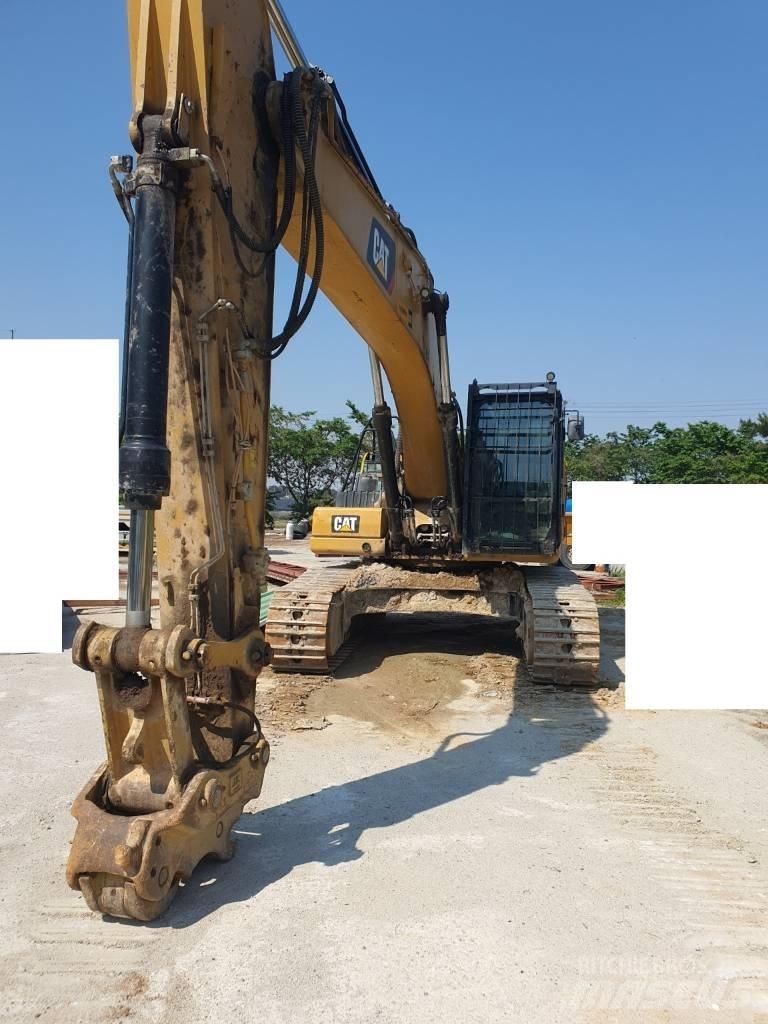 CAT 330F Гусеничні екскаватори
