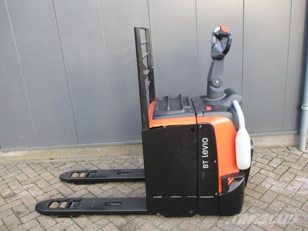 Toyota LPE250 Візки для перевезення піддонів