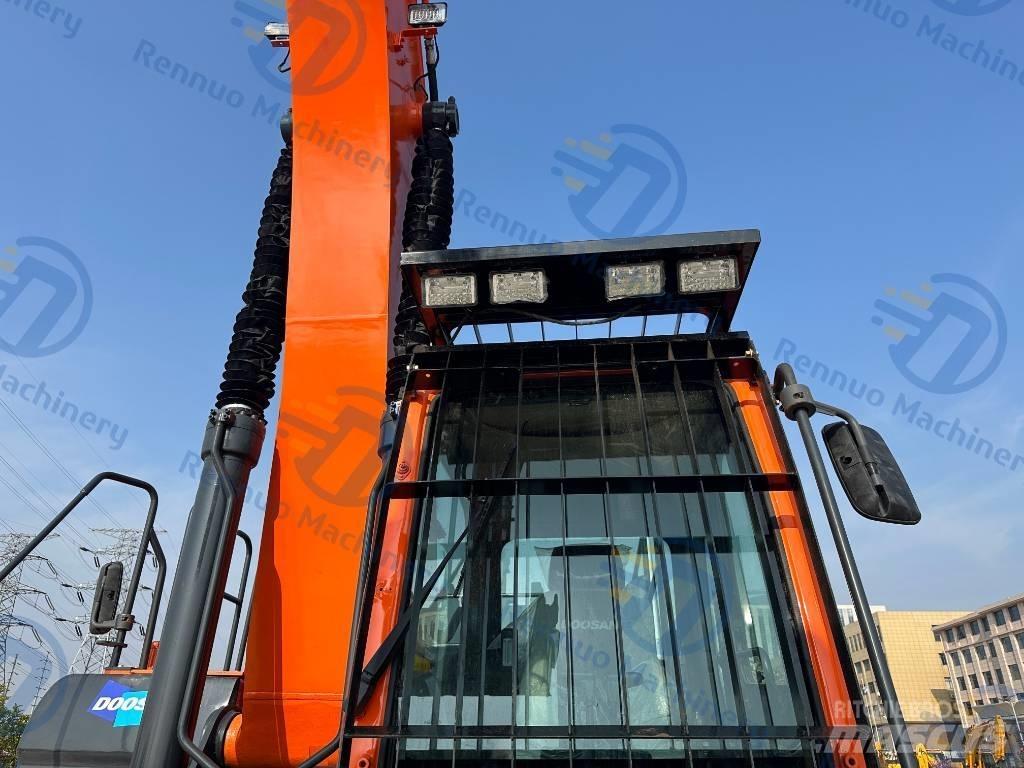 Doosan DX 300LC-9C Гусеничні екскаватори