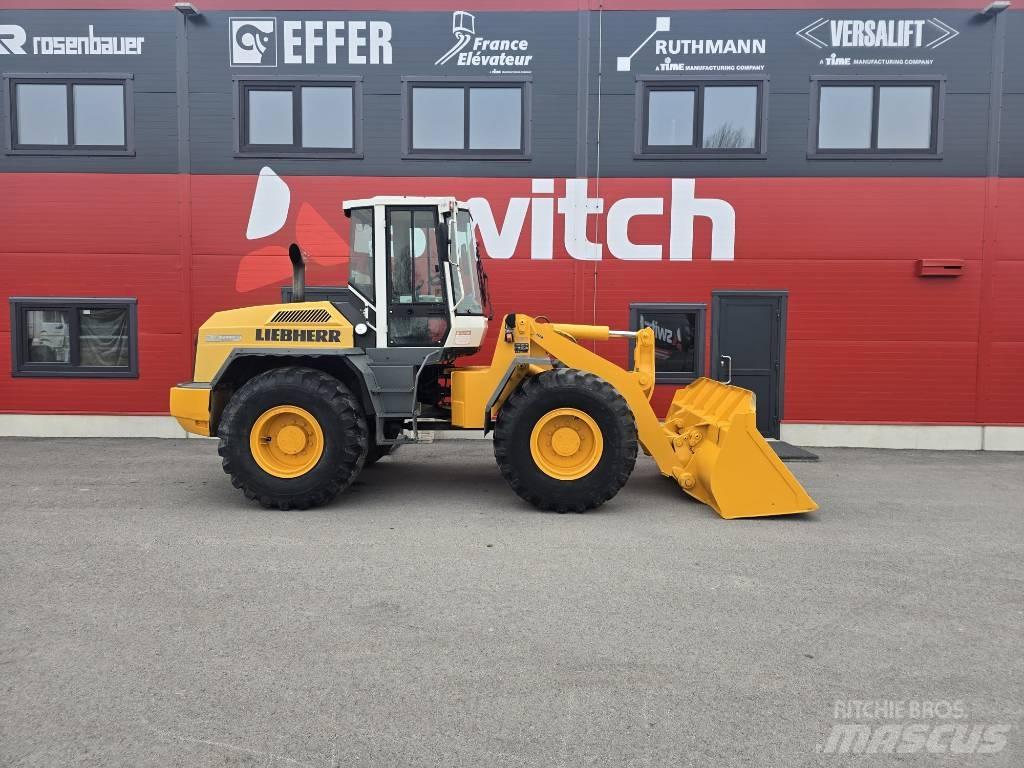 Liebherr L 522 Трактори