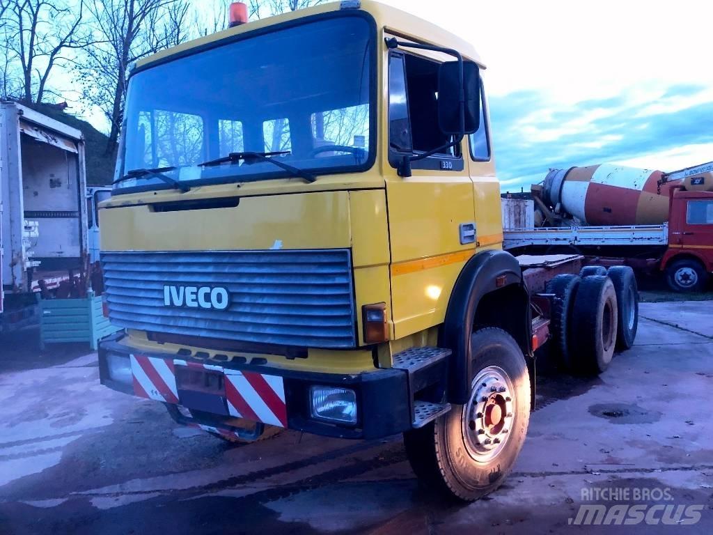 Iveco 330-26 Вантажівки / спеціальні