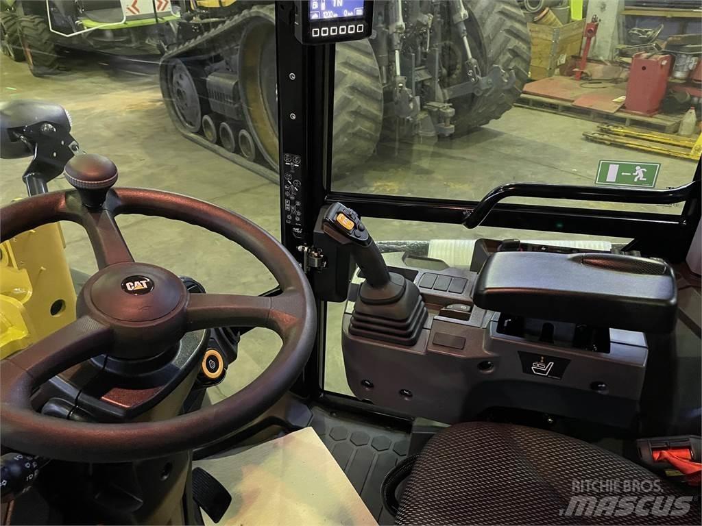 CAT 906 Фронтальні навантажувачі