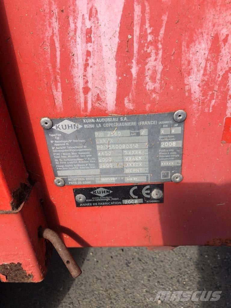 Kuhn 3560 Роздрібнювачі, різаки і розпаковувачі тюків