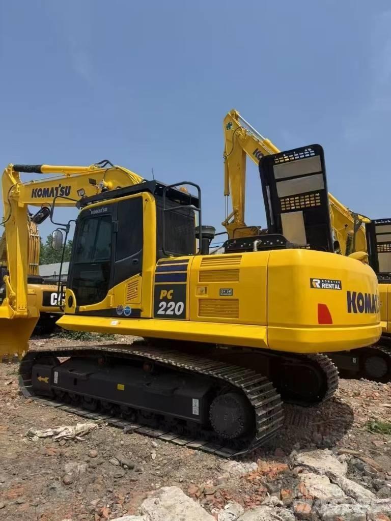 Komatsu 220LC-8 Гусеничні екскаватори