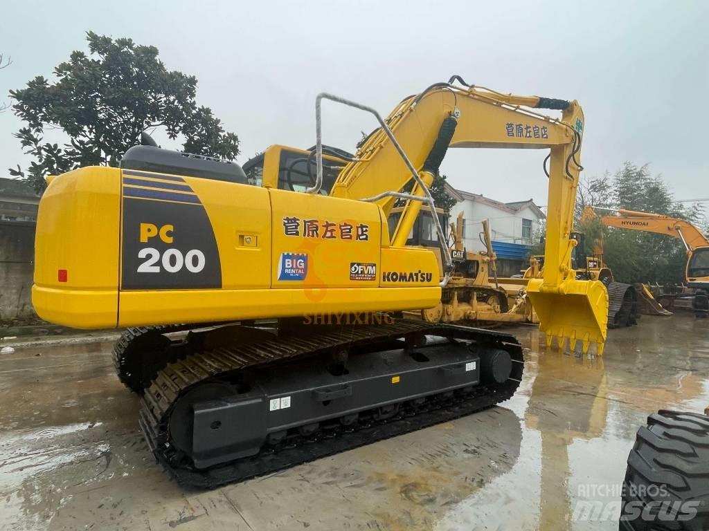 Komatsu PC 200 Гусеничні екскаватори