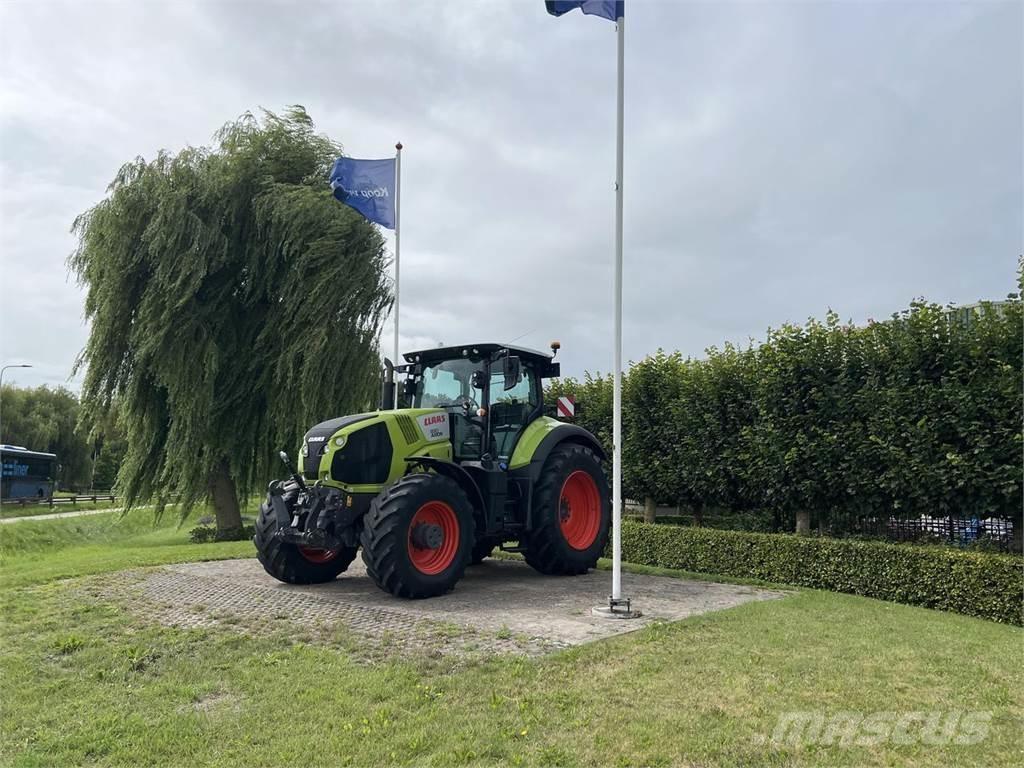 CLAAS Axion 830 Трактори