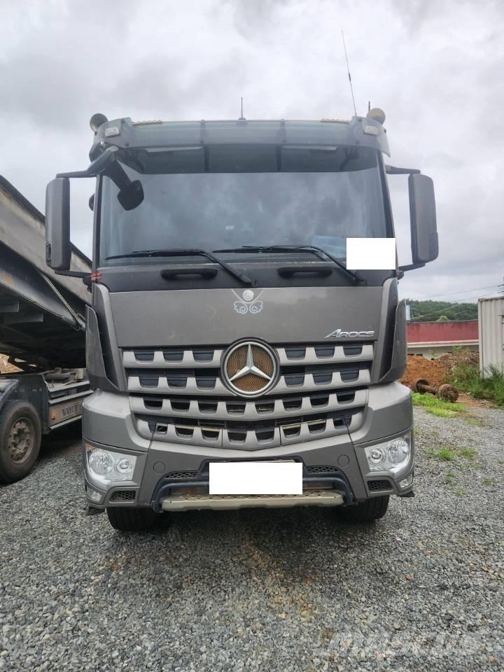 Mercedes-Benz 3951 Міні самоскиди
