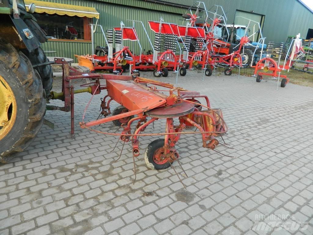 JF CR 320 Граблі і сінозворушувачі
