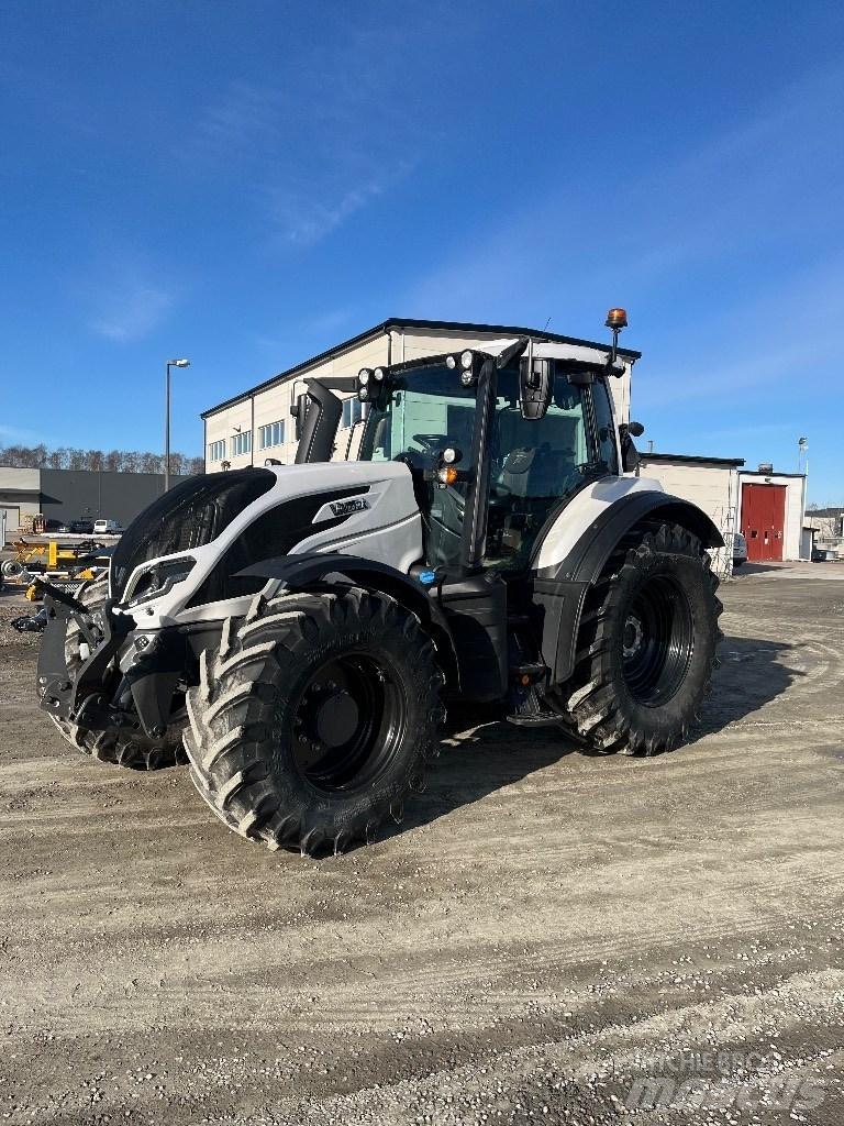 Valtra T 175 Direct Трактори