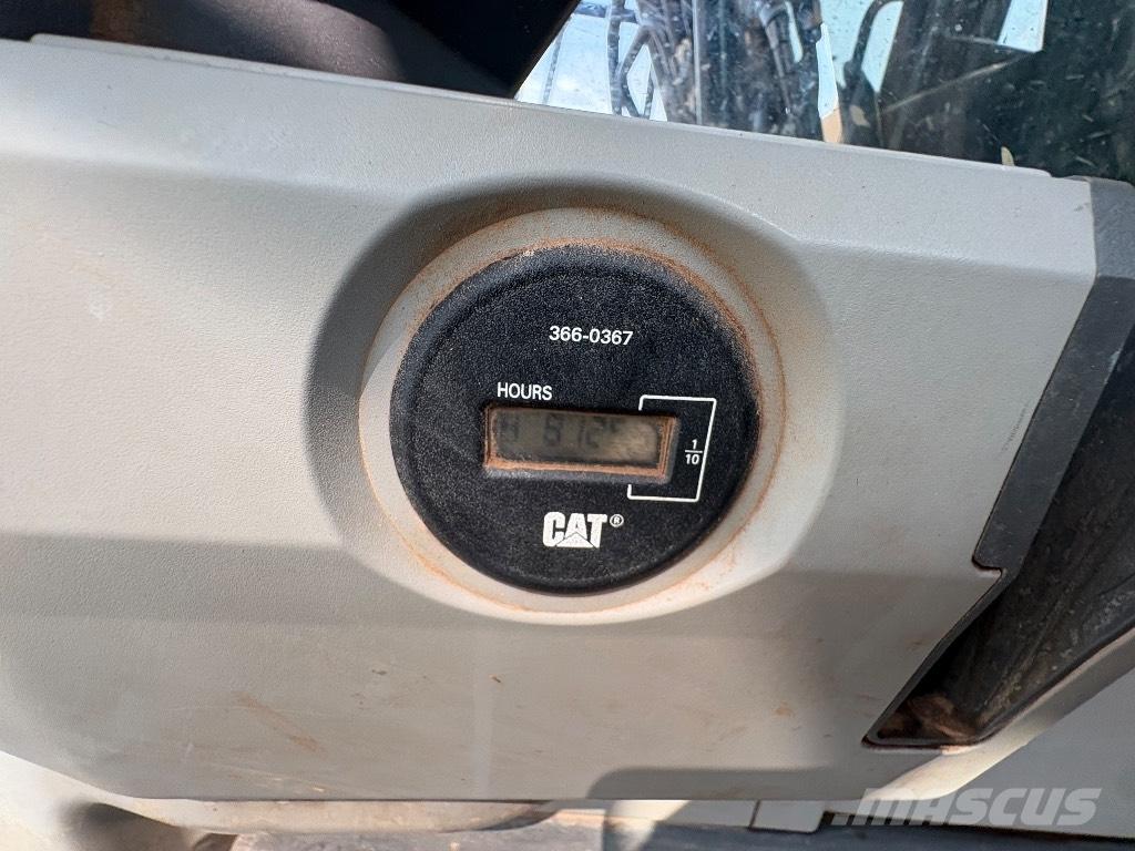 CAT 325 FL CR Гусеничні екскаватори