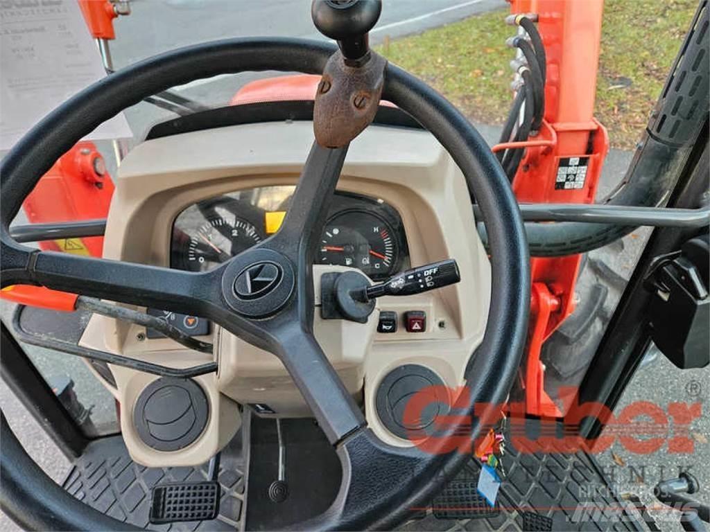 Kubota M6040 Трактори