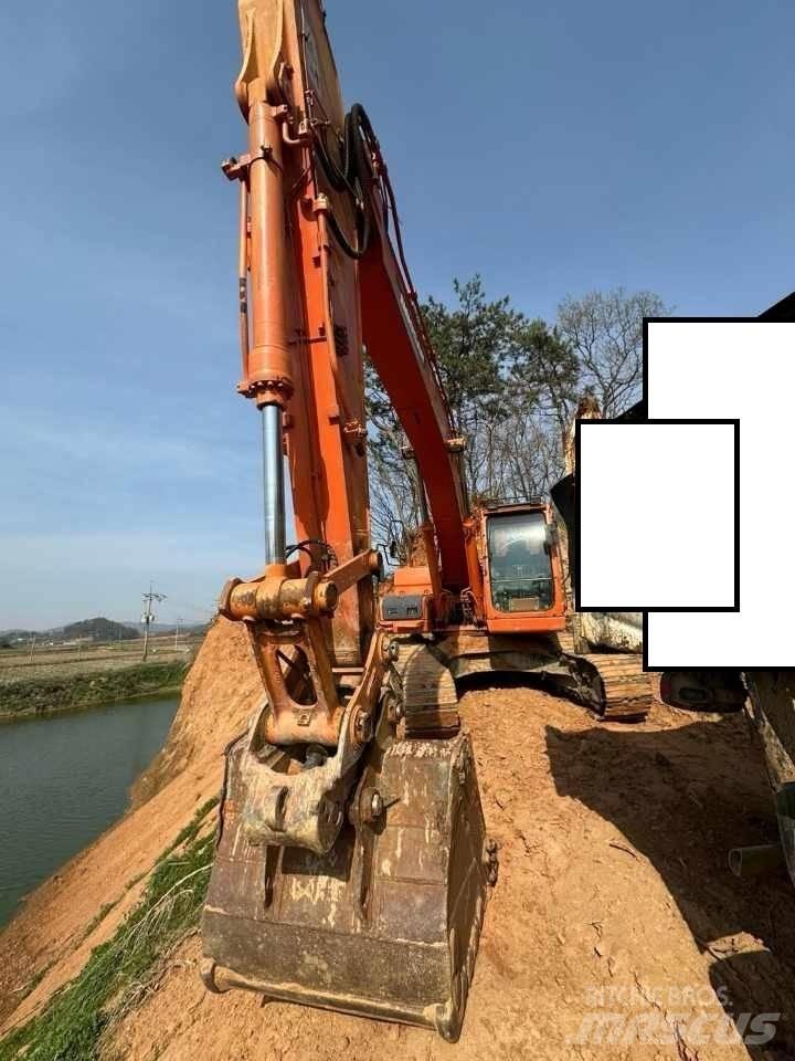 Doosan DX 220 LCA Гусеничні екскаватори