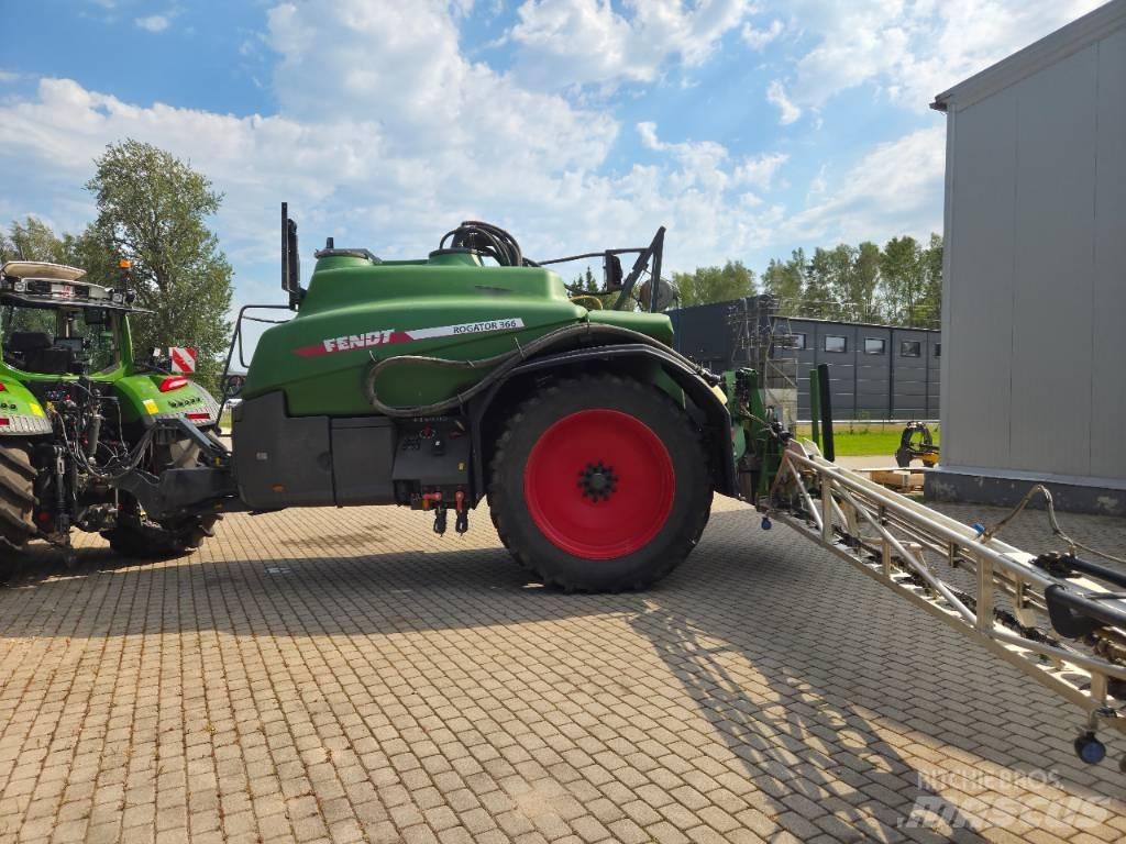 Fendt Rogator 366 Причіпні обприскувачі