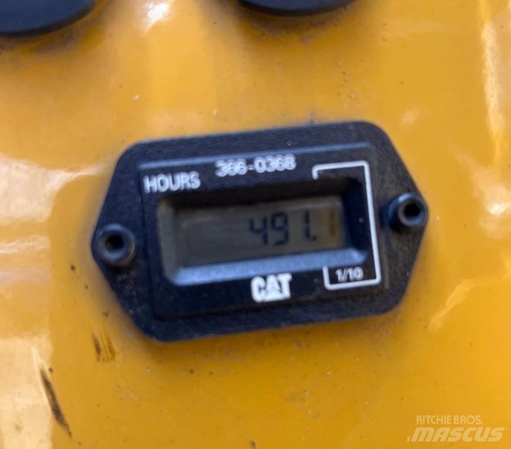 CAT CB 1.7 Котки тротуарні