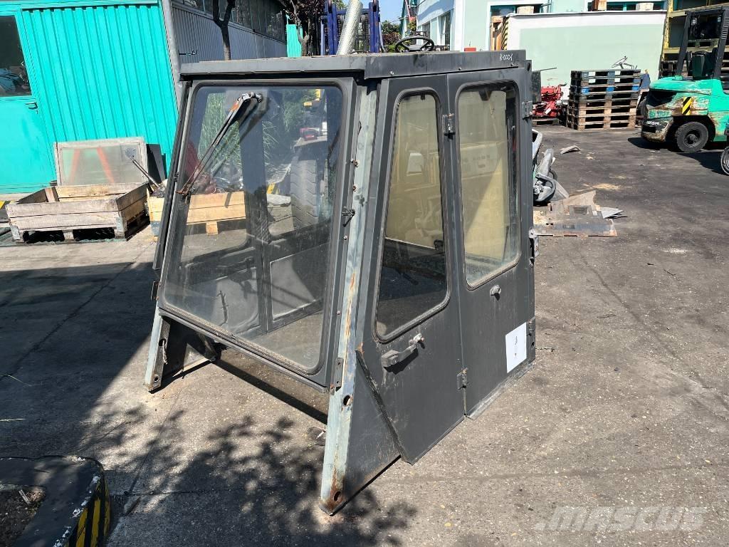 Nissan CABIN W-1038 Кабіна