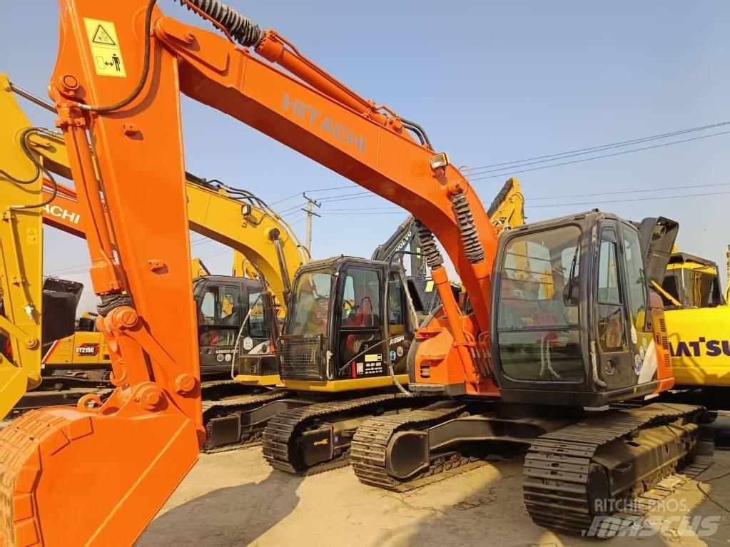 Hitachi ZX135 Гусеничні екскаватори