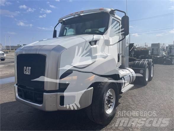 CAT CT660 Тягачі
