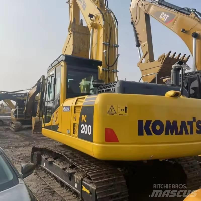 Komatsu PC 200 Гусеничні екскаватори