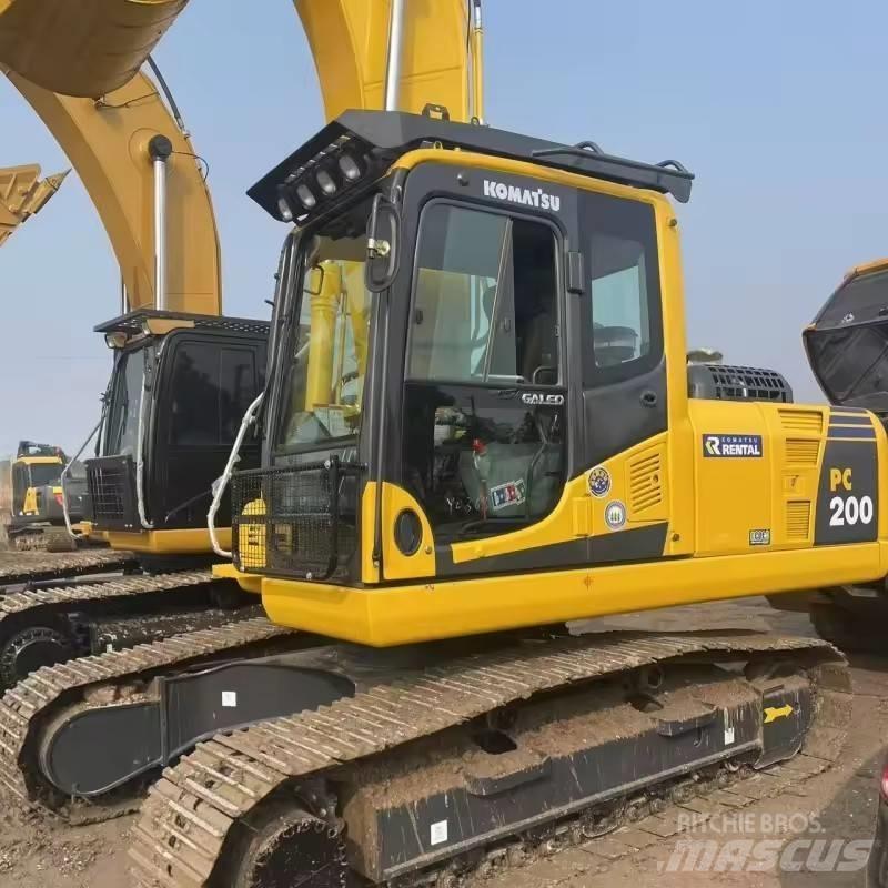 Komatsu PC 200 Гусеничні екскаватори