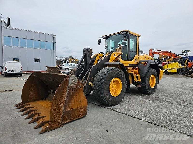 Volvo L 120 H Фронтальні навантажувачі