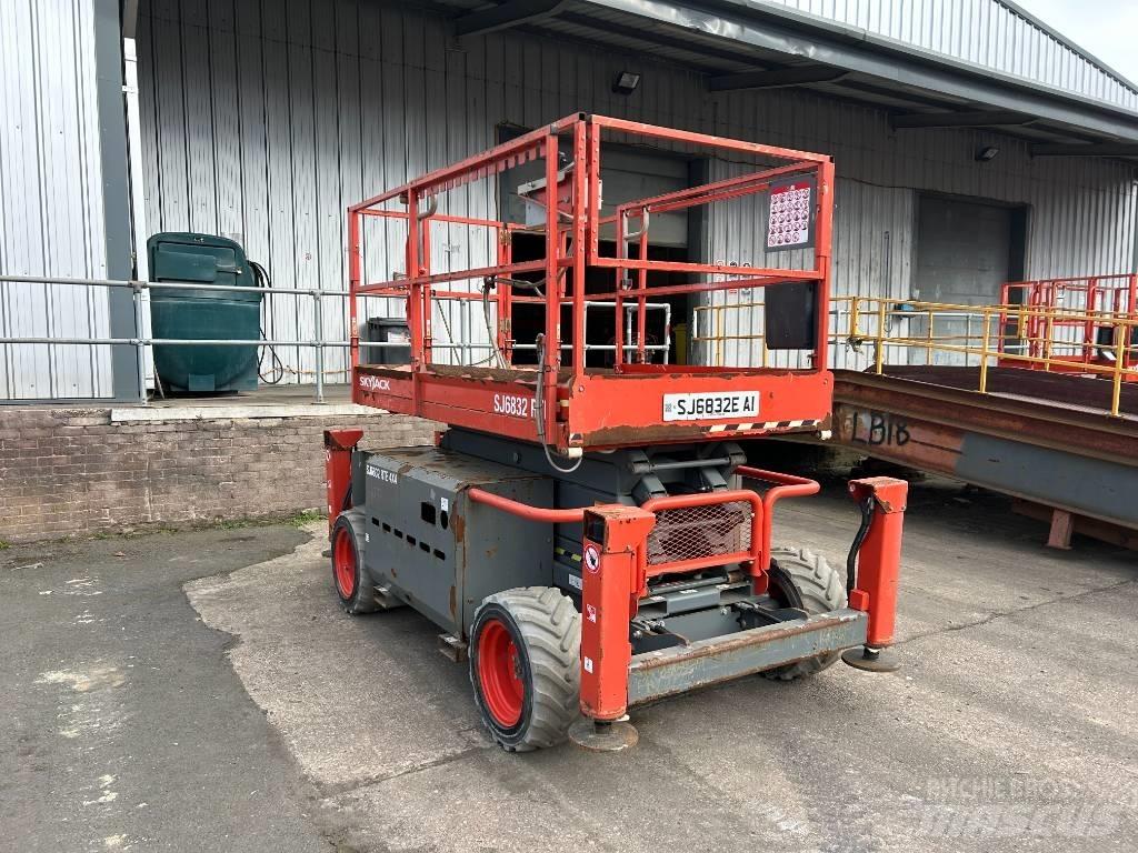 SkyJack SJ 6832 E Підйомники-ножиці