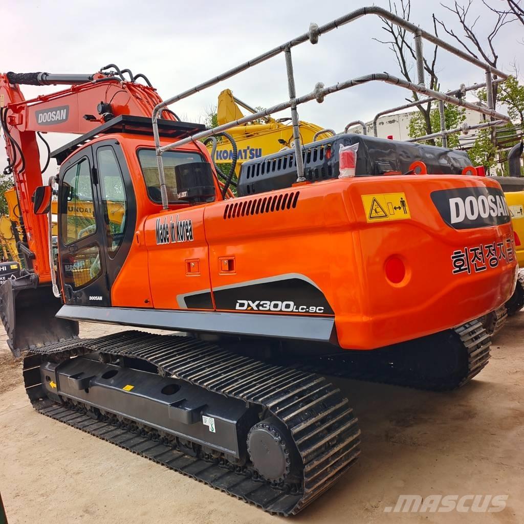 Doosan DX 300 Гусеничні екскаватори