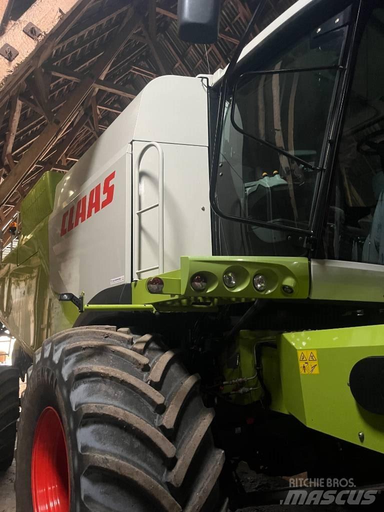 CLAAS LEXION 760 Зернозбиральні комбайни