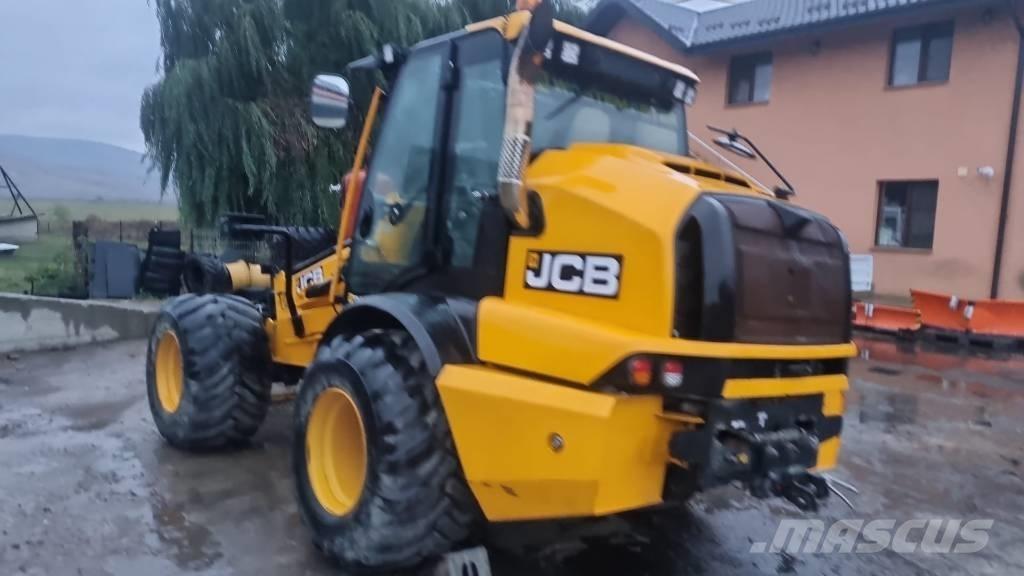 JCB TM 320S Телескопічний навантажувач