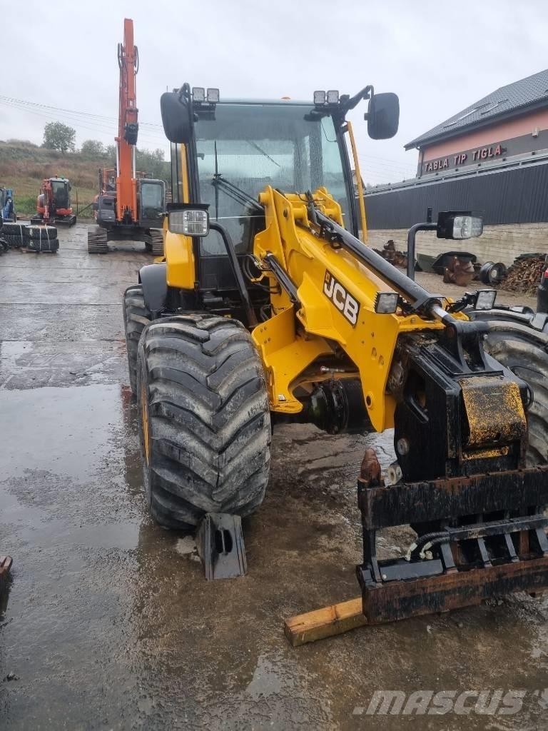 JCB TM 320S Телескопічний навантажувач