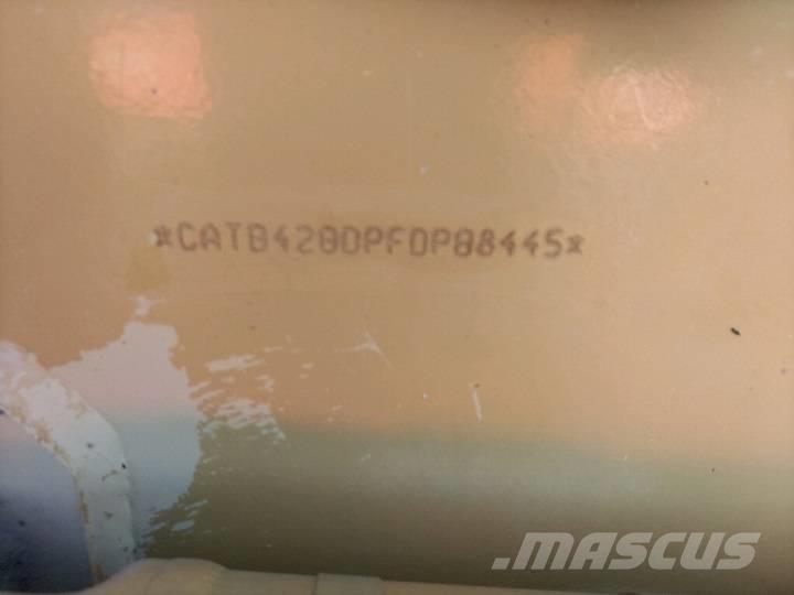 CAT 420 D Екскаватори-навантажувачі