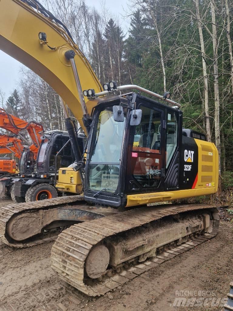 CAT 323 F L Гусеничні екскаватори