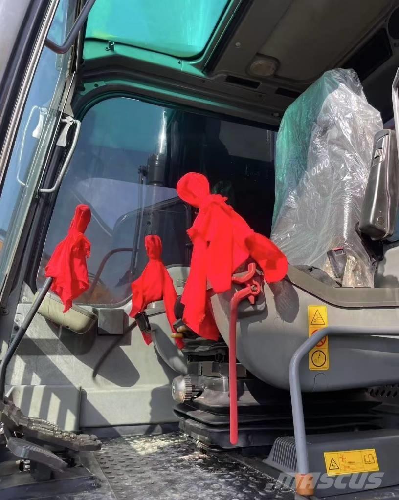 Volvo EC 240 Гусеничні екскаватори