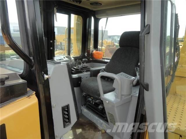 CAT D 8 R Гусеничні бульдозери