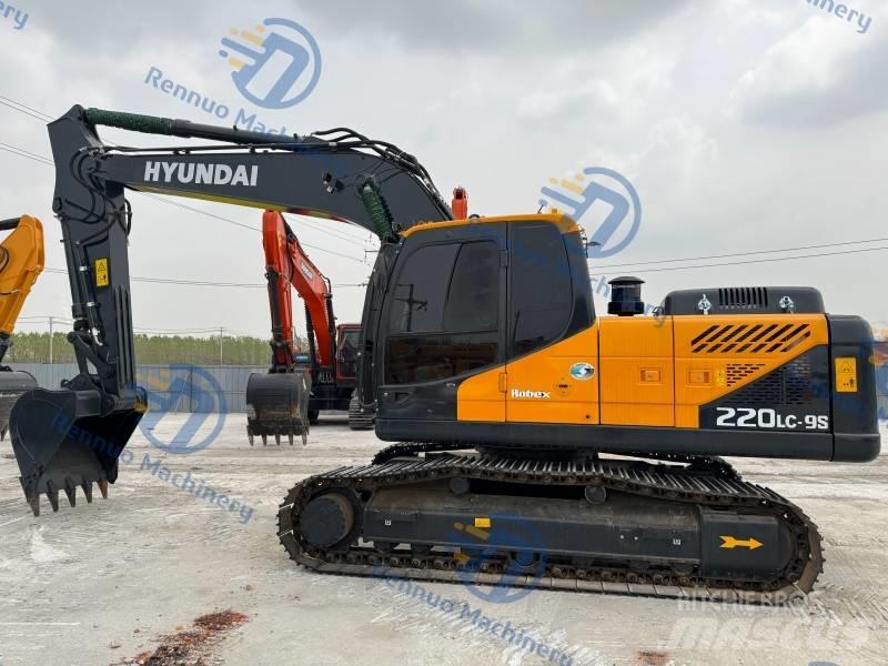 Hyundai R220LC-9S Гусеничні екскаватори