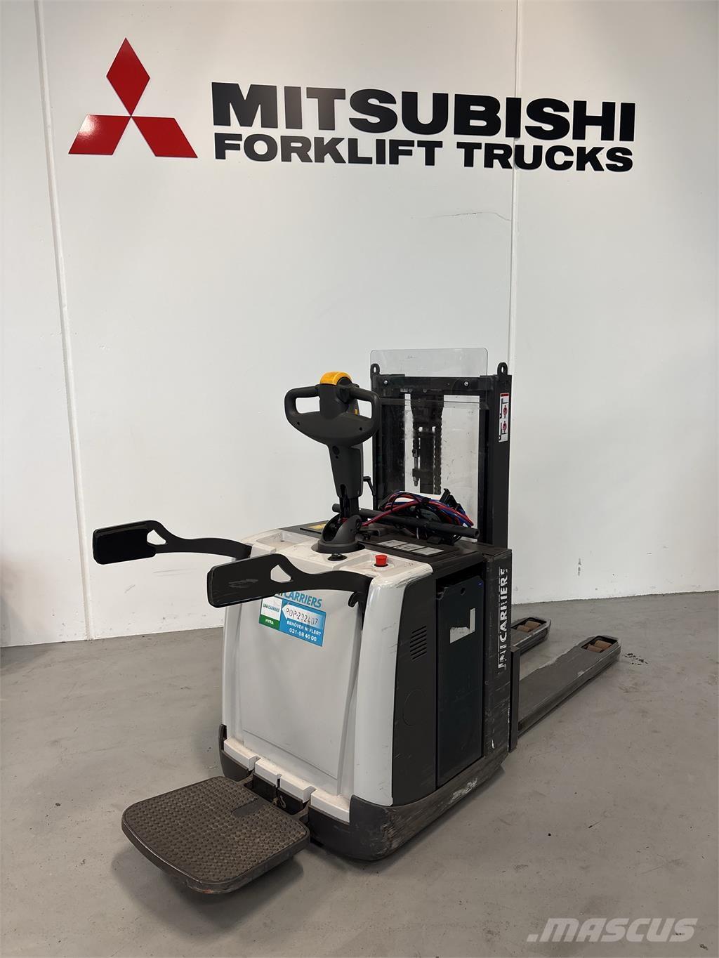 Atlet PDP200 Самохідні електроштабелери