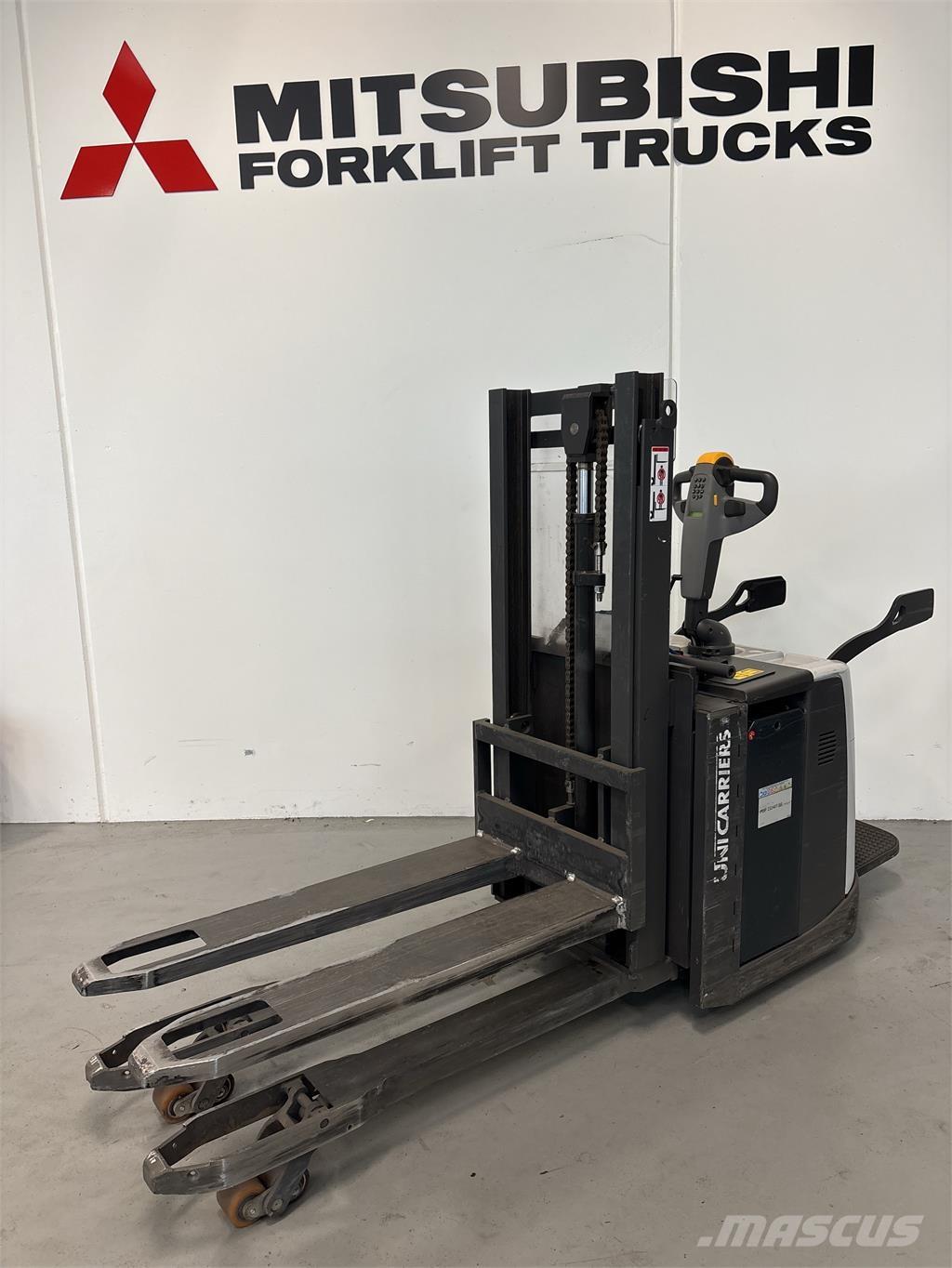 Atlet PDP200 Самохідні електроштабелери