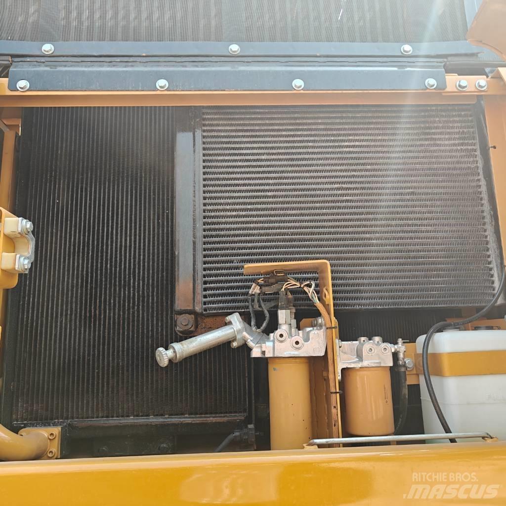 CAT 336D Гусеничні екскаватори