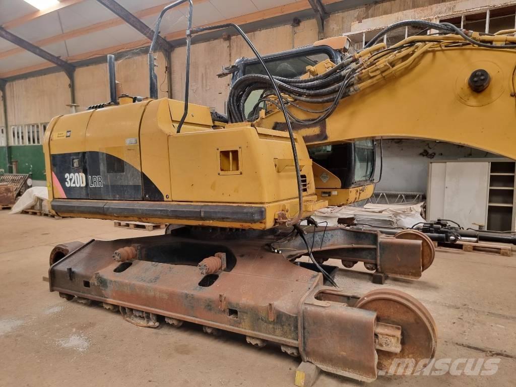 CAT 320 D FOR PARTS Гусеничні екскаватори
