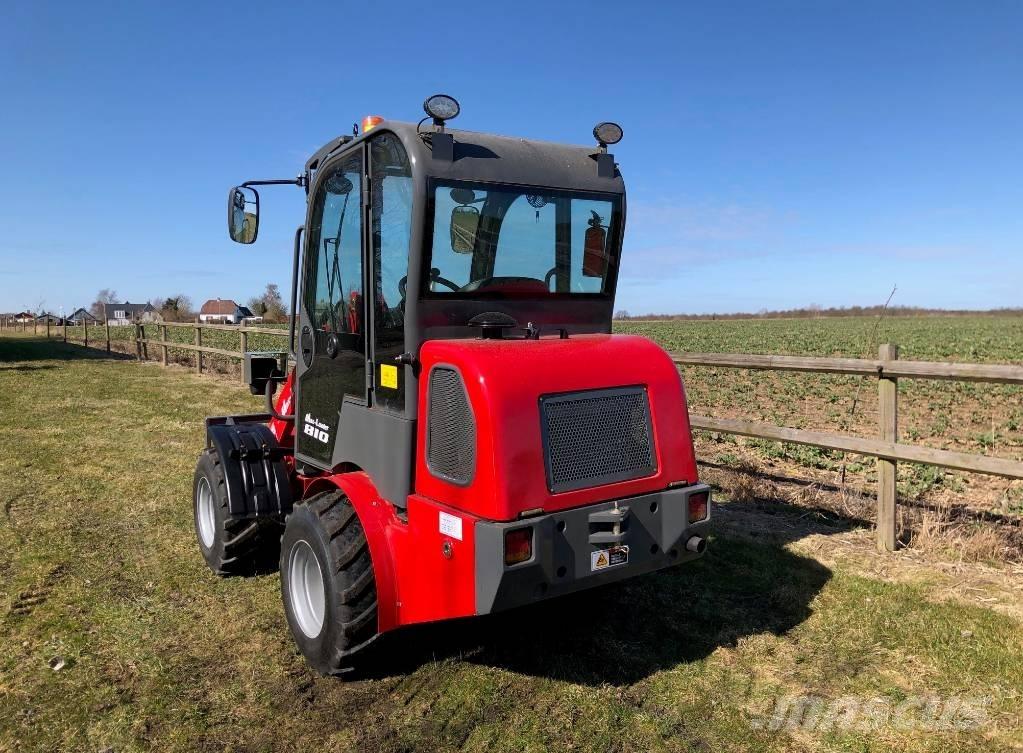  Max Loader 810 Малі навантажувачі