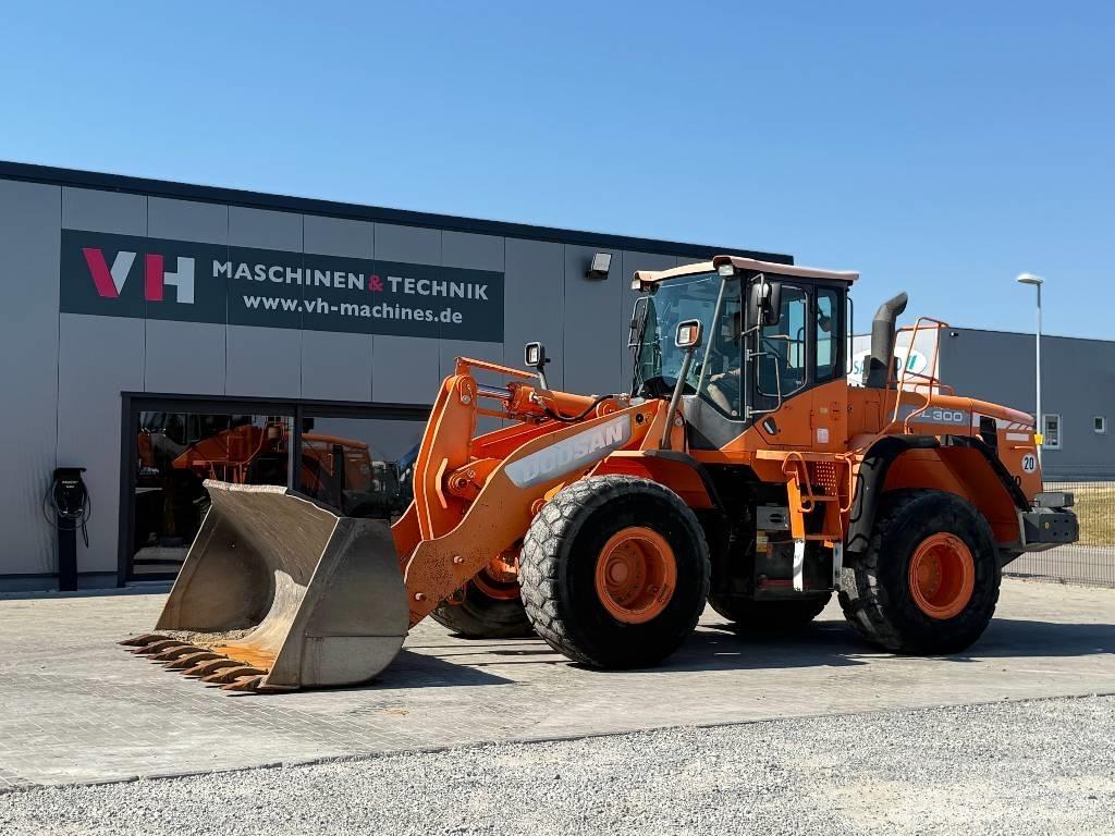 Doosan DL 300-3 Фронтальні навантажувачі