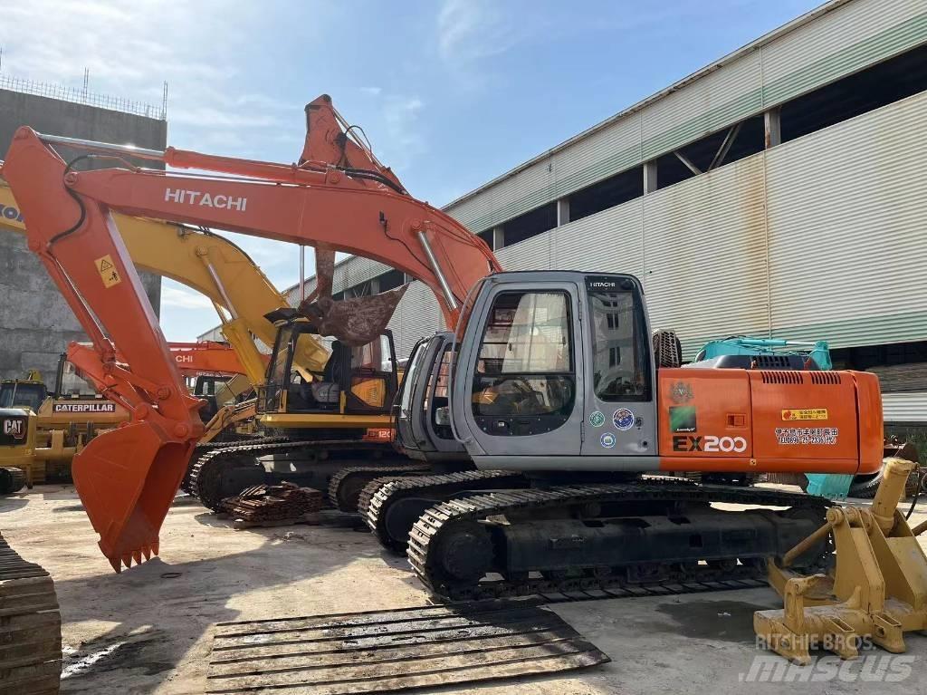 Hitachi EX 200 Гусеничні екскаватори
