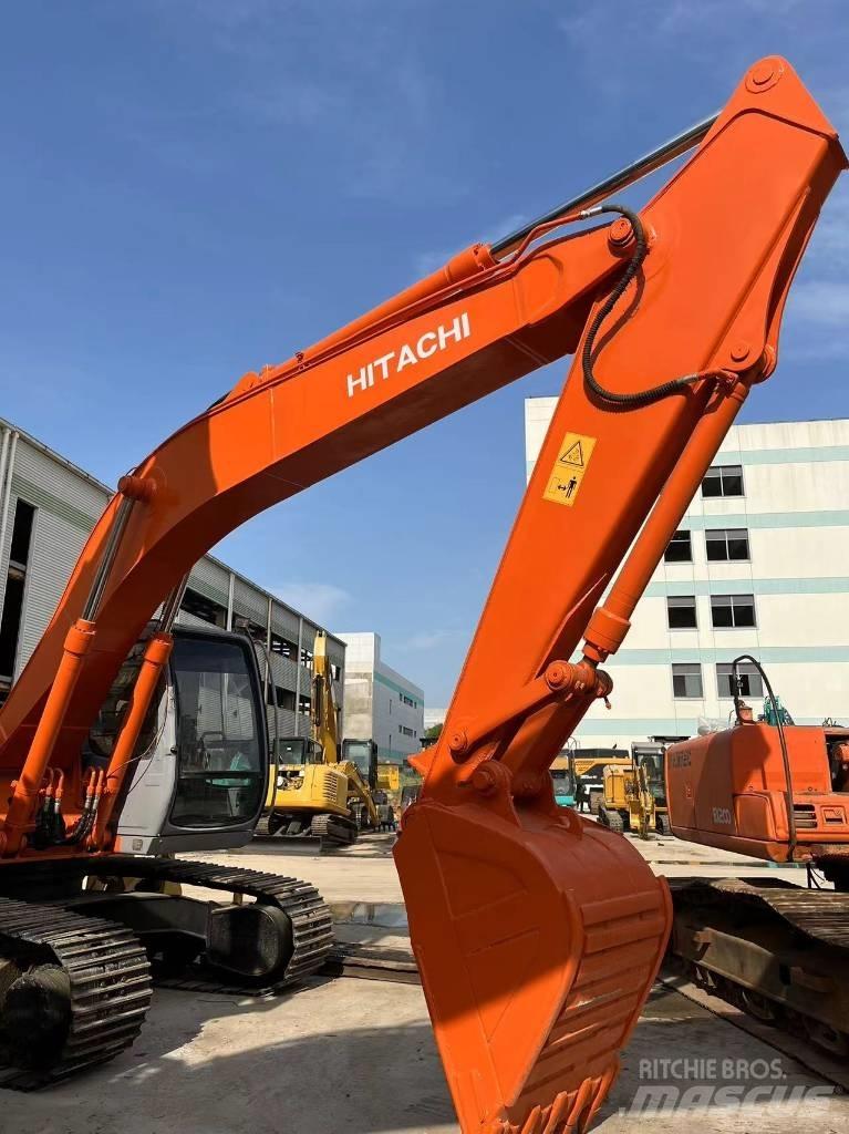 Hitachi EX 200 Гусеничні екскаватори