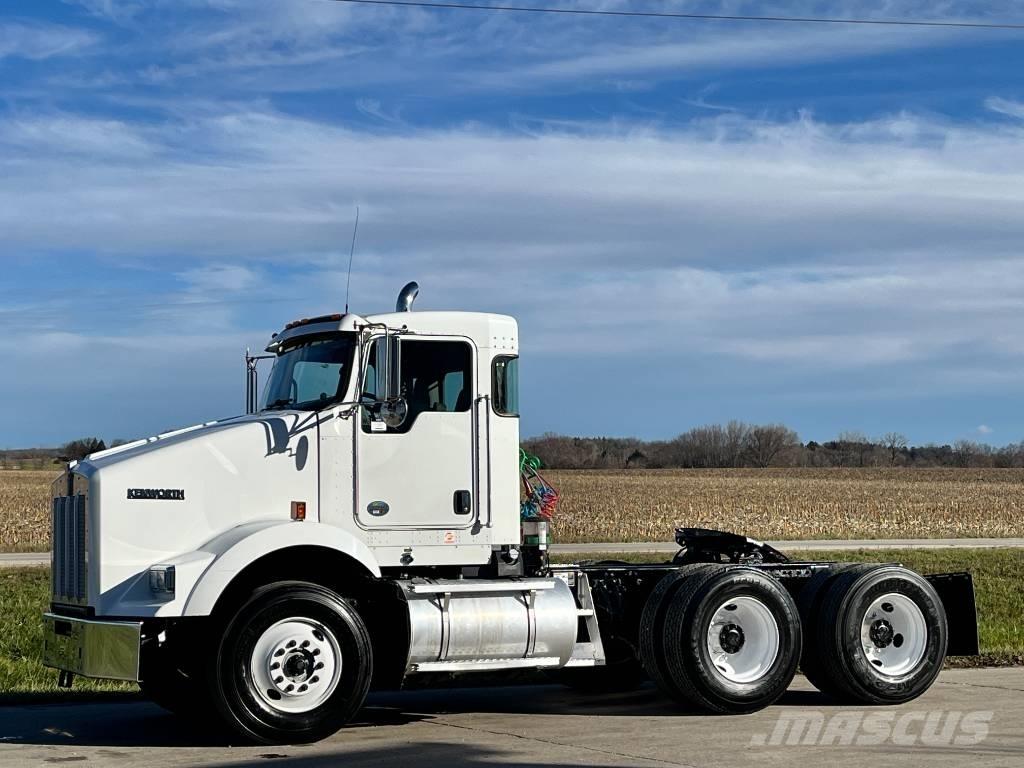 Kenworth T 800 Тягачі