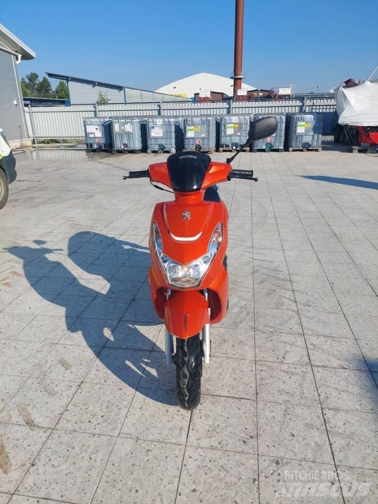 Peugeot Kisbee Всюдиходи