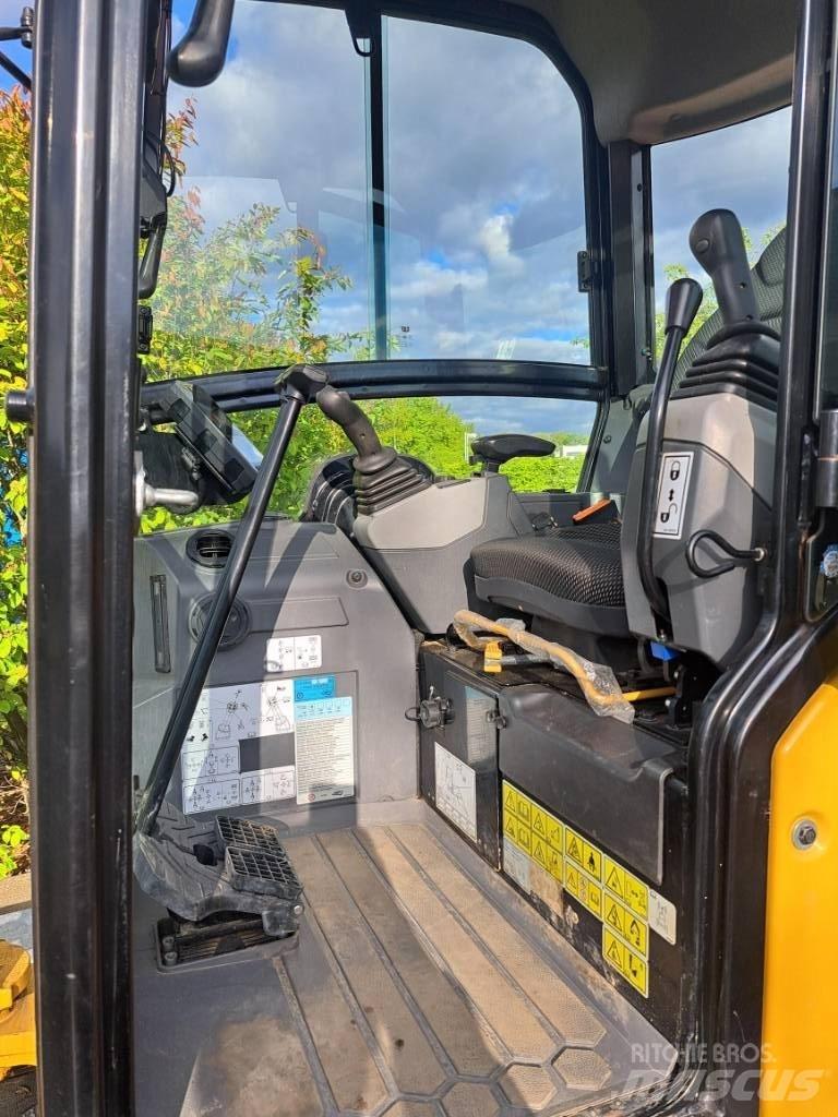 CAT 302cr Міні-екскаватори < 7т