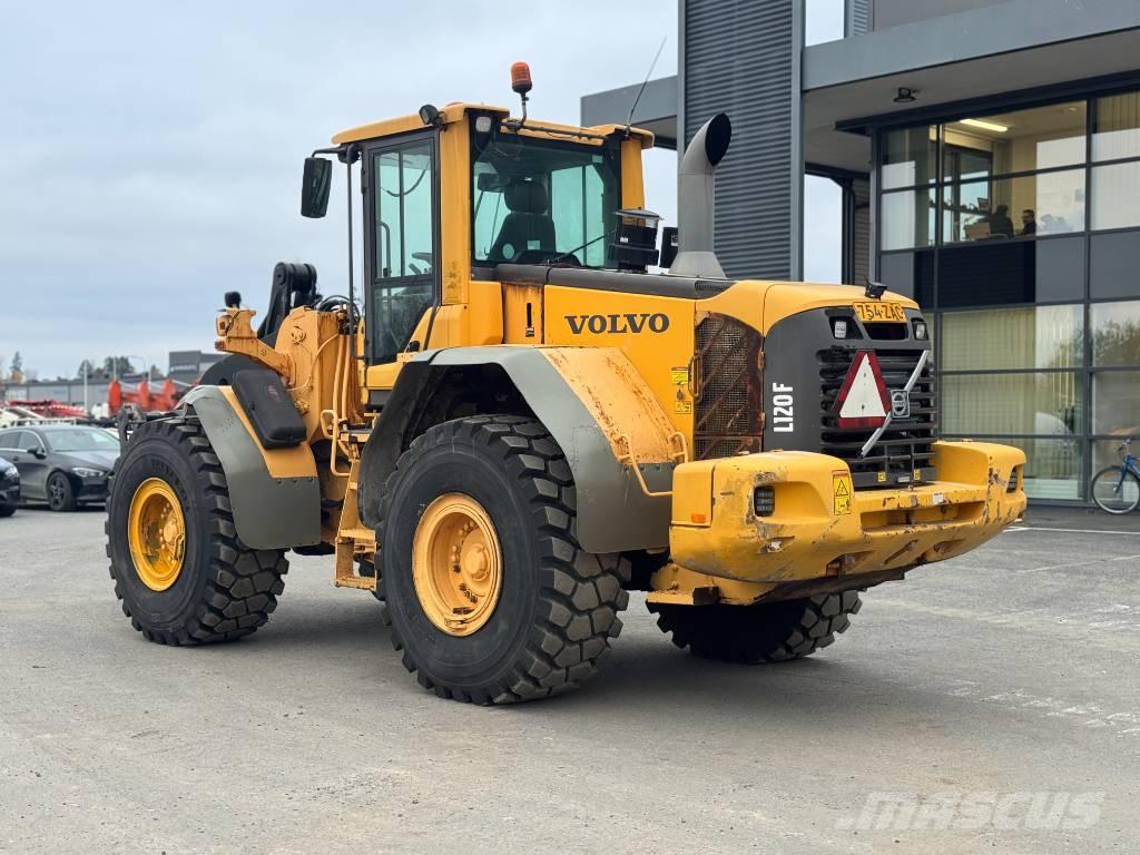 Volvo L 120 F Фронтальні навантажувачі